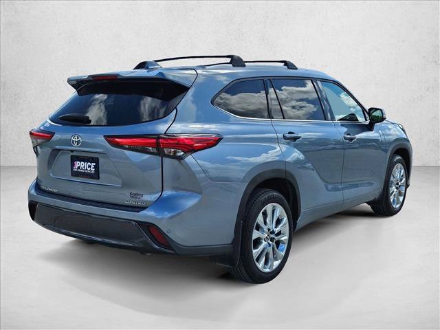 Used 2023 Toyota Highlander Limited FWD image 5