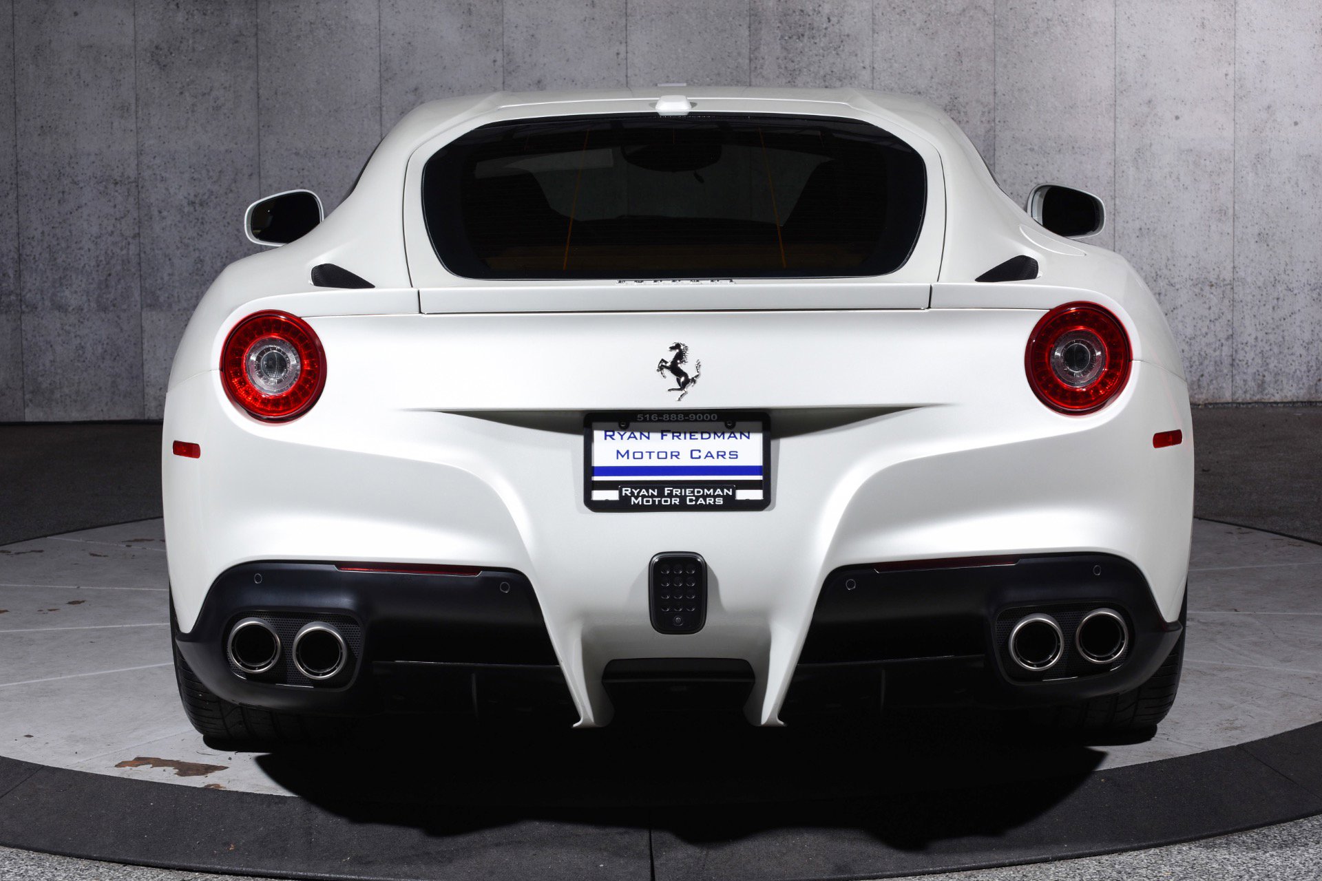 Used 2014 Ferrari F12 Berlinetta RWD image 12