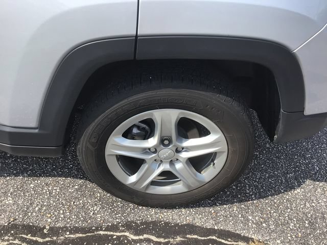 Used 2024 Jeep Compass Latitude AWD/4WD image 16