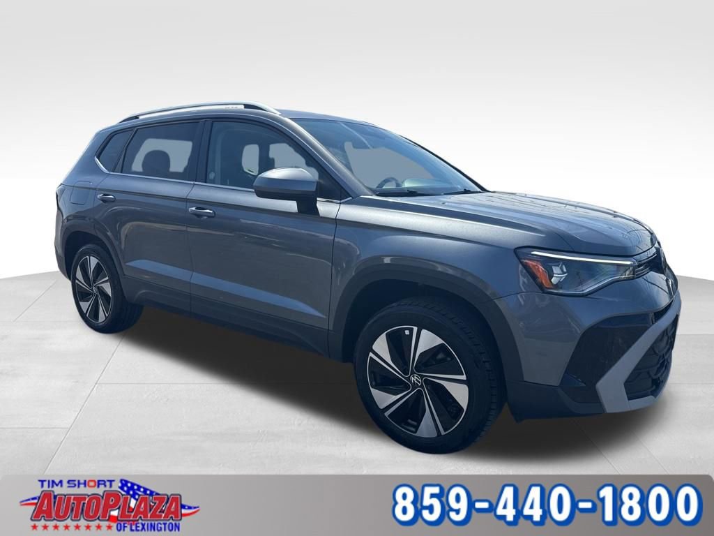 Used 2025 Volkswagen Taos SE AWD/4WD image 9