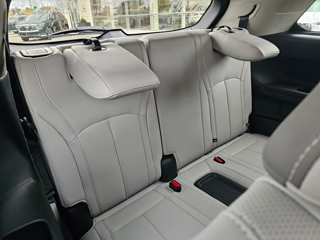 New 2026 INFINITI QX60 Luxe w/ Cargo Package image 17