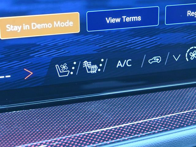 New 2026 Chevrolet Traverse RS w/ LPO, Floor Liner Package image 27