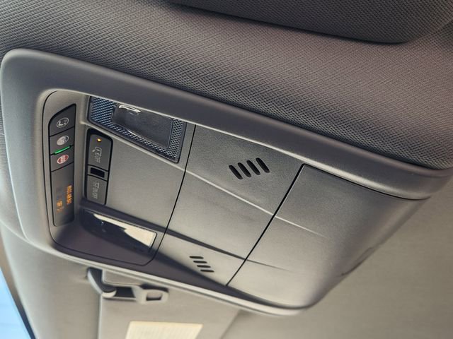 Used 2023 Chevrolet Equinox LT image 25