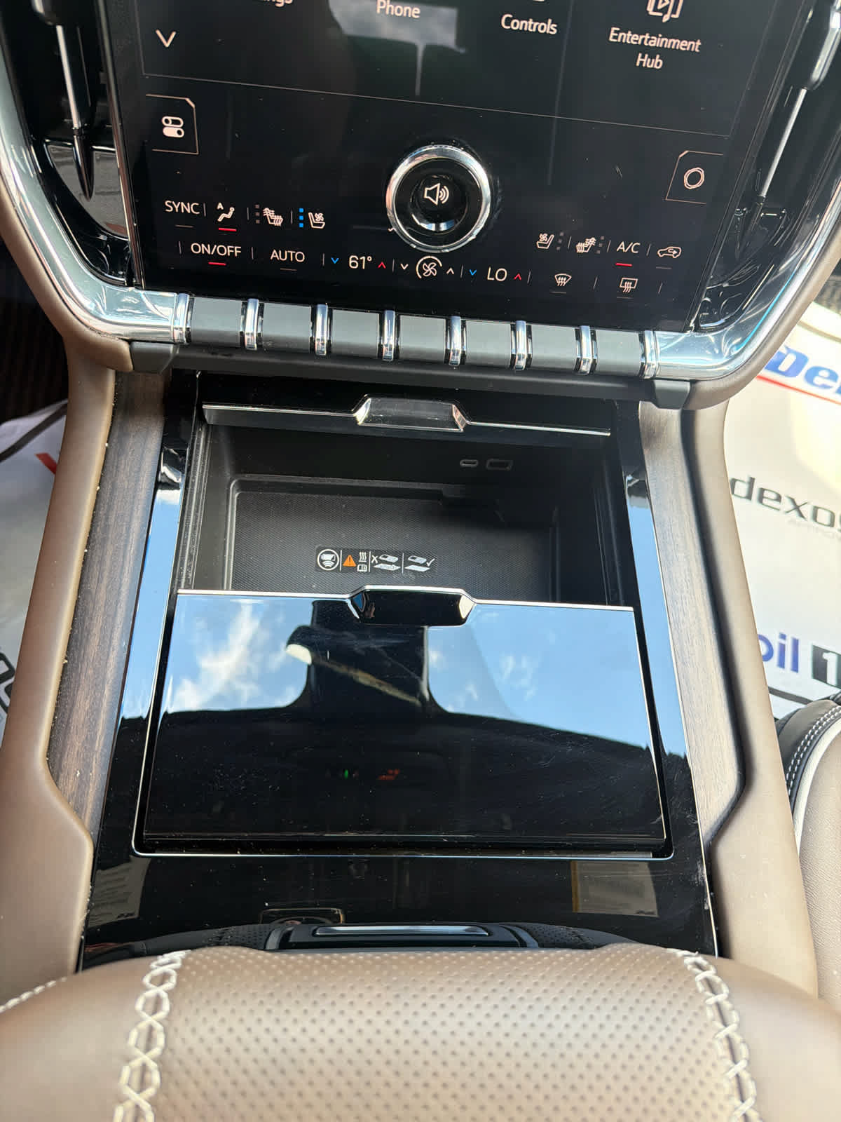 Used 2025 GMC Yukon XL Denali Ultimate AWD/4WD image 19