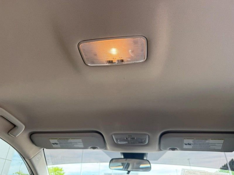 Used 2017 Toyota Corolla SE FWD image 15