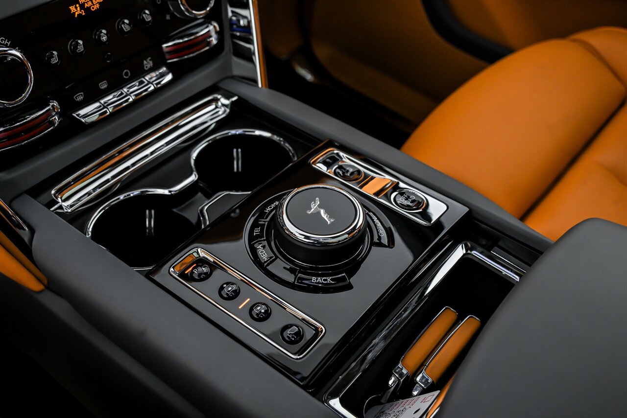Used 2025 Rolls-Royce Cullinan image 41