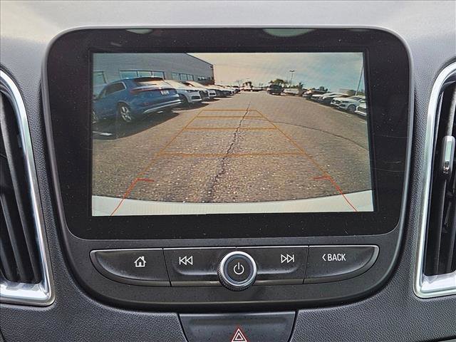 Used 2018 Chevrolet Malibu LT image 14