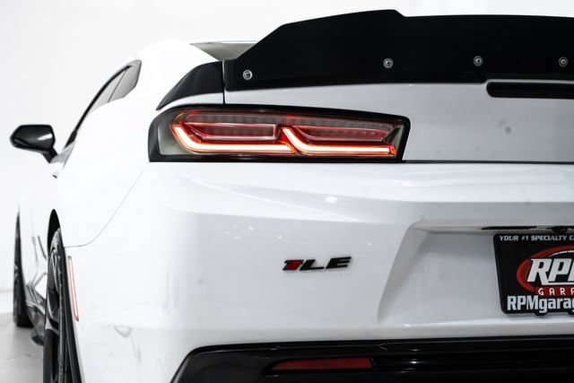 Used 2017 Chevrolet Camaro SS RWD image 13