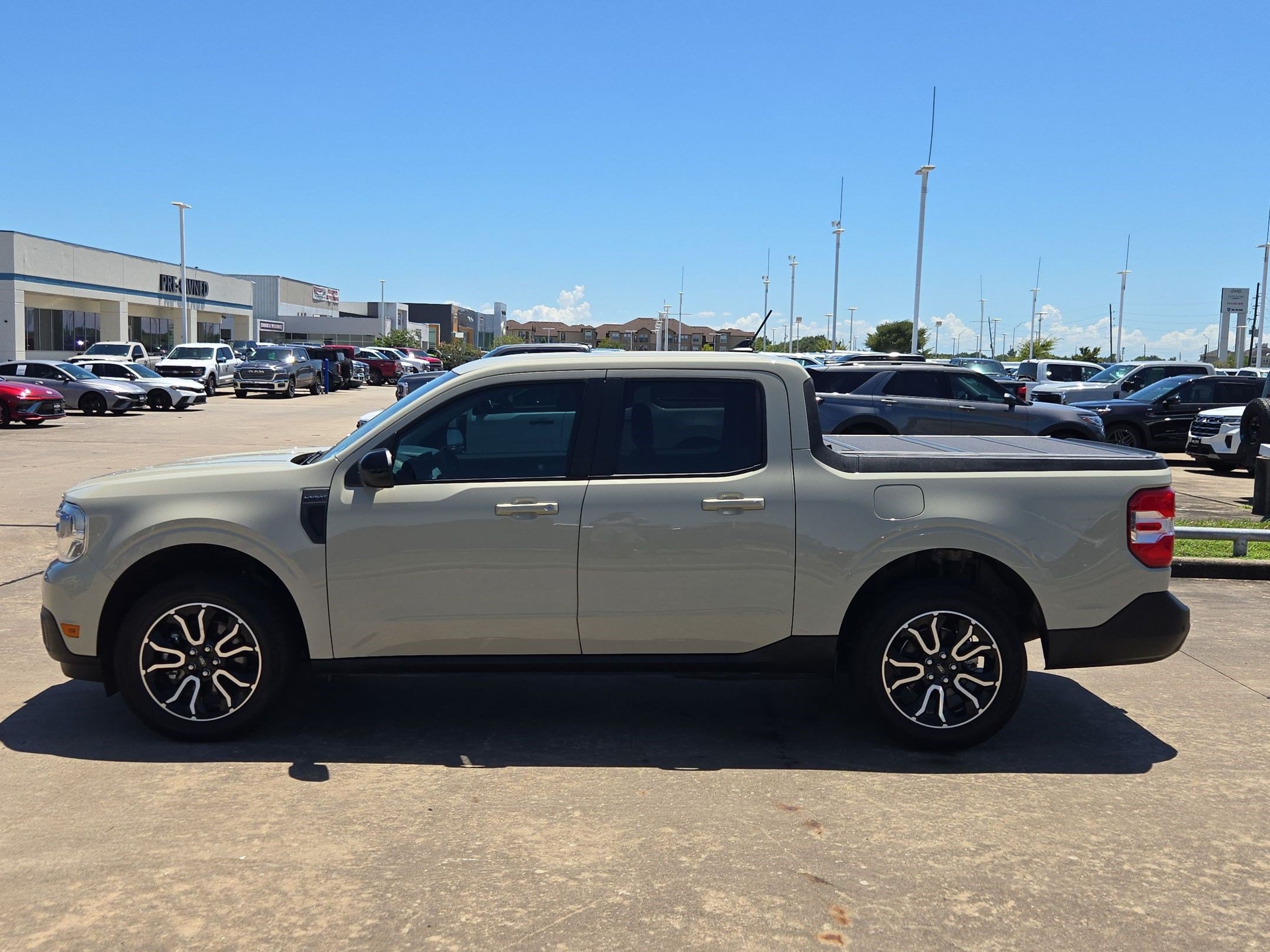 Certified 2024 Ford Maverick Lariat w/ 4K Tow Package AWD/4WD image 9