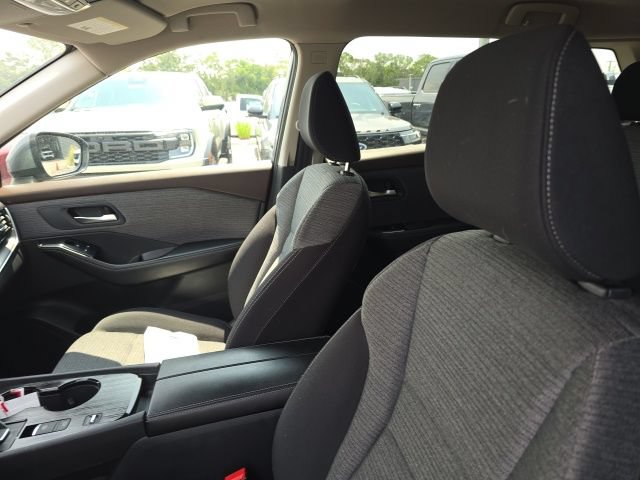 Used 2021 Nissan Rogue SV FWD image 7