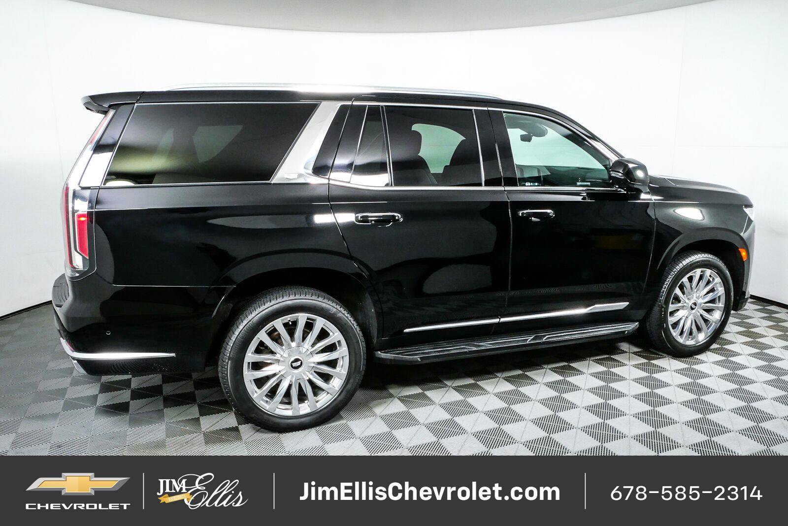 Used 2021 Cadillac Escalade Premium Luxury AWD/4WD image 2