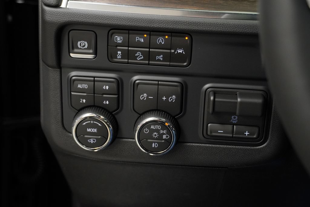 New 2026 Chevrolet Tahoe High Country AWD/4WD image 24