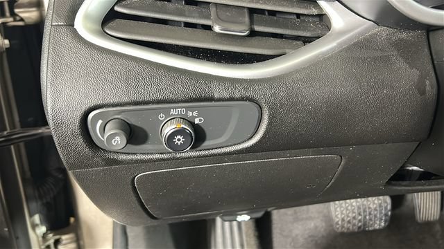 Used 2023 Chevrolet Malibu LT FWD image 19