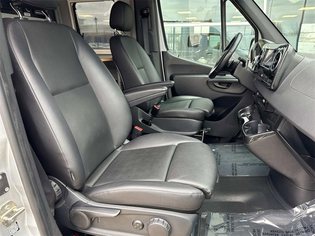 Used 2020 Mercedes-Benz Sprinter 144 Cargo image 18