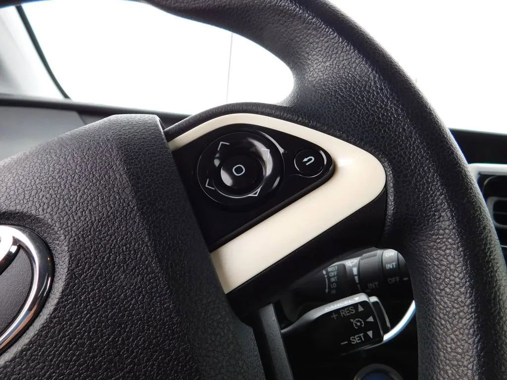 Used 2016 Toyota Prius Two image 19