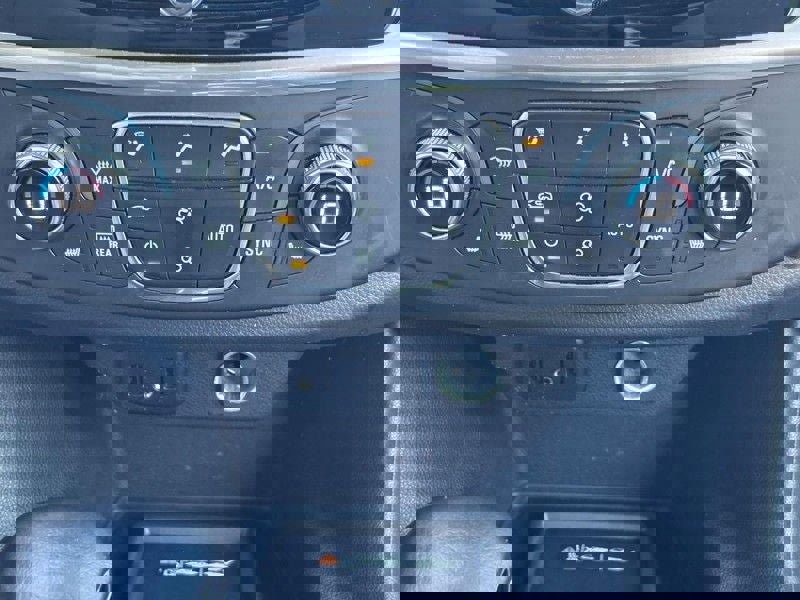 Used 2022 Chevrolet Traverse LT image 15