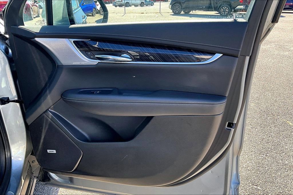 Used 2025 Cadillac XT6 Premium Luxury image 25