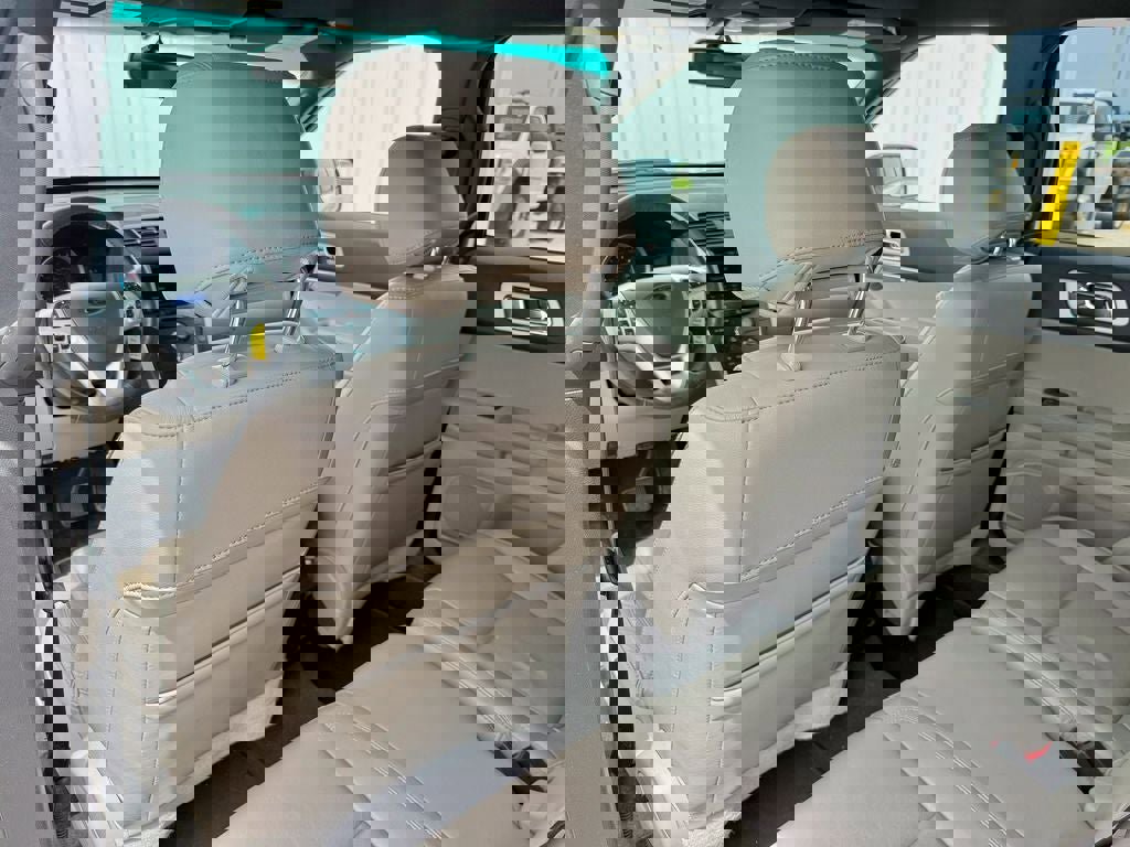 Used 2014 Ford Explorer XLT w/ Equipment Group 202A AWD/4WD image 14