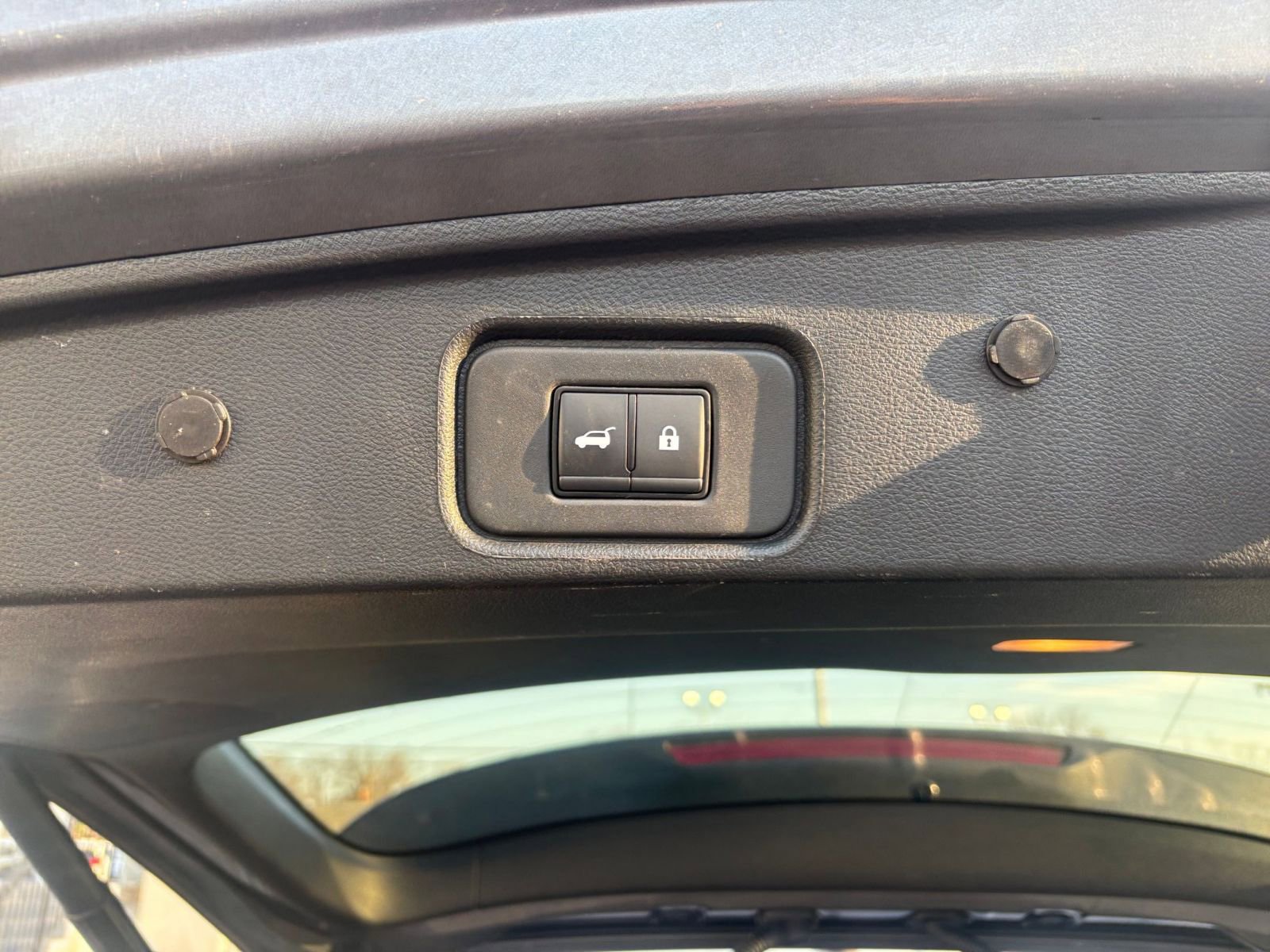 Used 2025 Nissan Pathfinder SV image 22