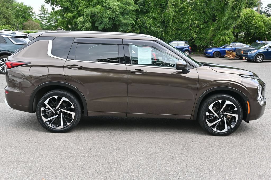 Used 2024 Mitsubishi Outlander SEL Black Edition AWD/4WD image 48