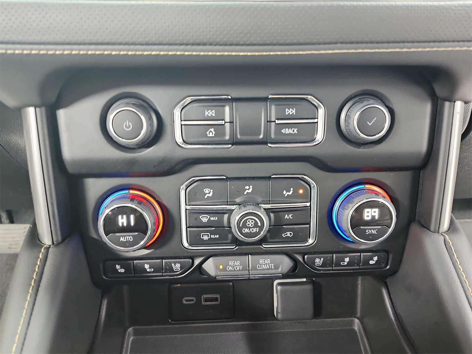 Used 2024 Chevrolet Tahoe Premier image 31