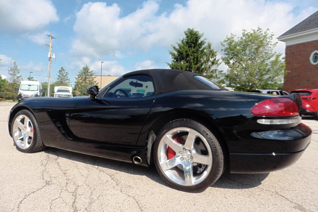 Used 2006 Dodge Viper SRT-10 RWD image 2