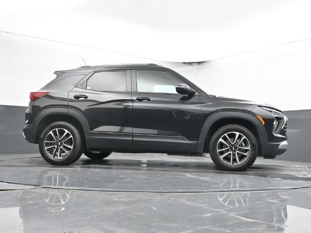 Used 2025 Chevrolet TrailBlazer LT AWD/4WD image 46