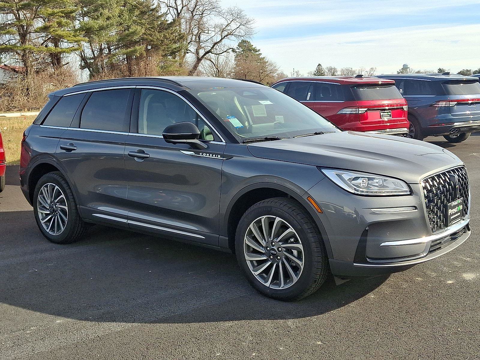 New 2025 Lincoln Corsair Reserve image 2