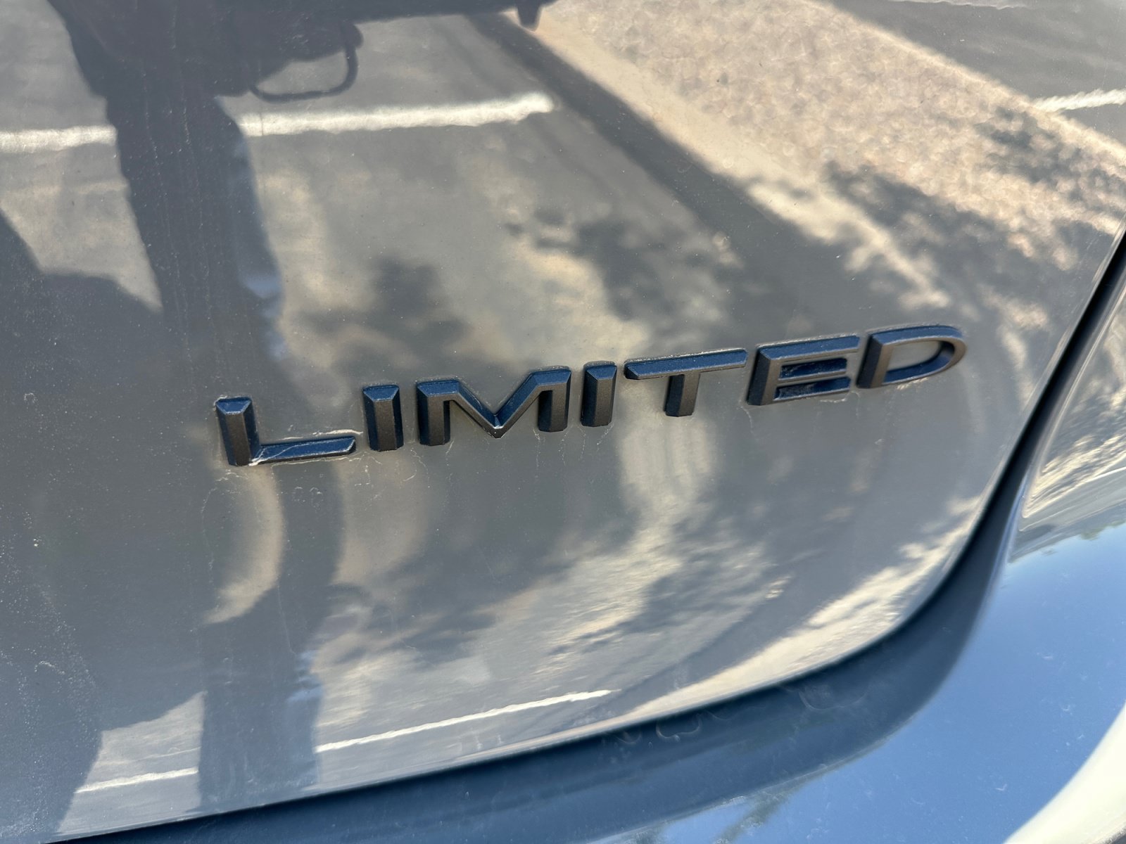 Used 2025 Chrysler Pacifica Limited FWD image 33