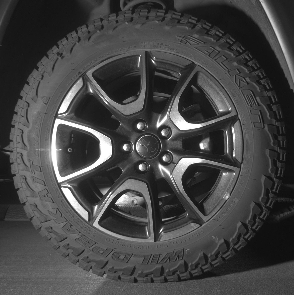 Used 2025 Jeep Compass Trailhawk AWD/4WD image 15