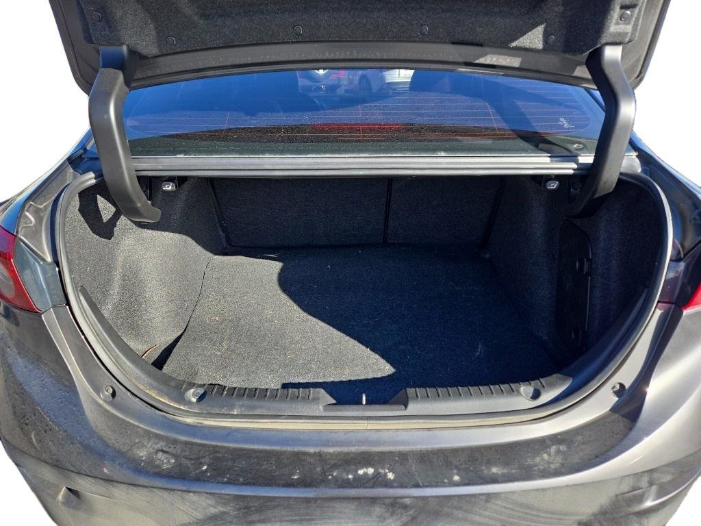 Used 2017 MAZDA MAZDA3 Touring image 6