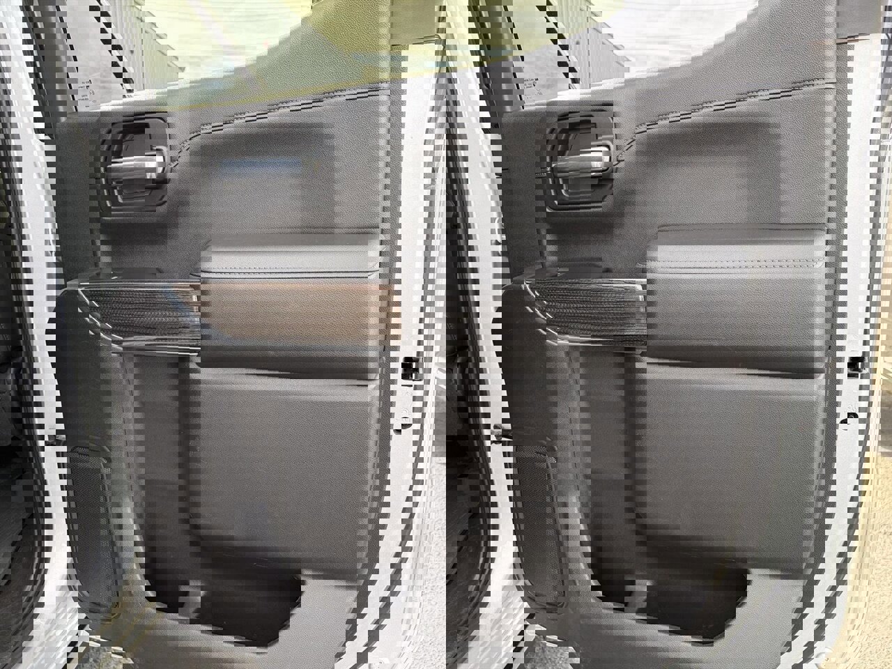 Used 2021 Chevrolet Silverado 1500 LT Trail Boss w/ Convenience Package II image 34