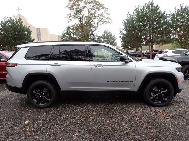 New 2025 Jeep Grand Cherokee L Altitude image 8