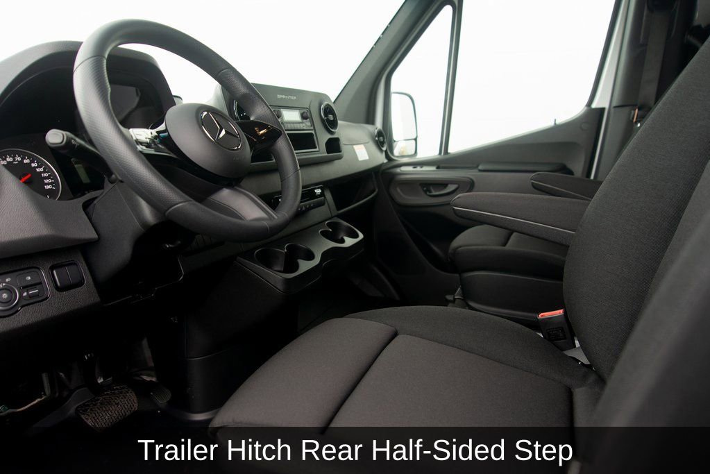 Used 2025 Mercedes-Benz Sprinter 2500 image 29