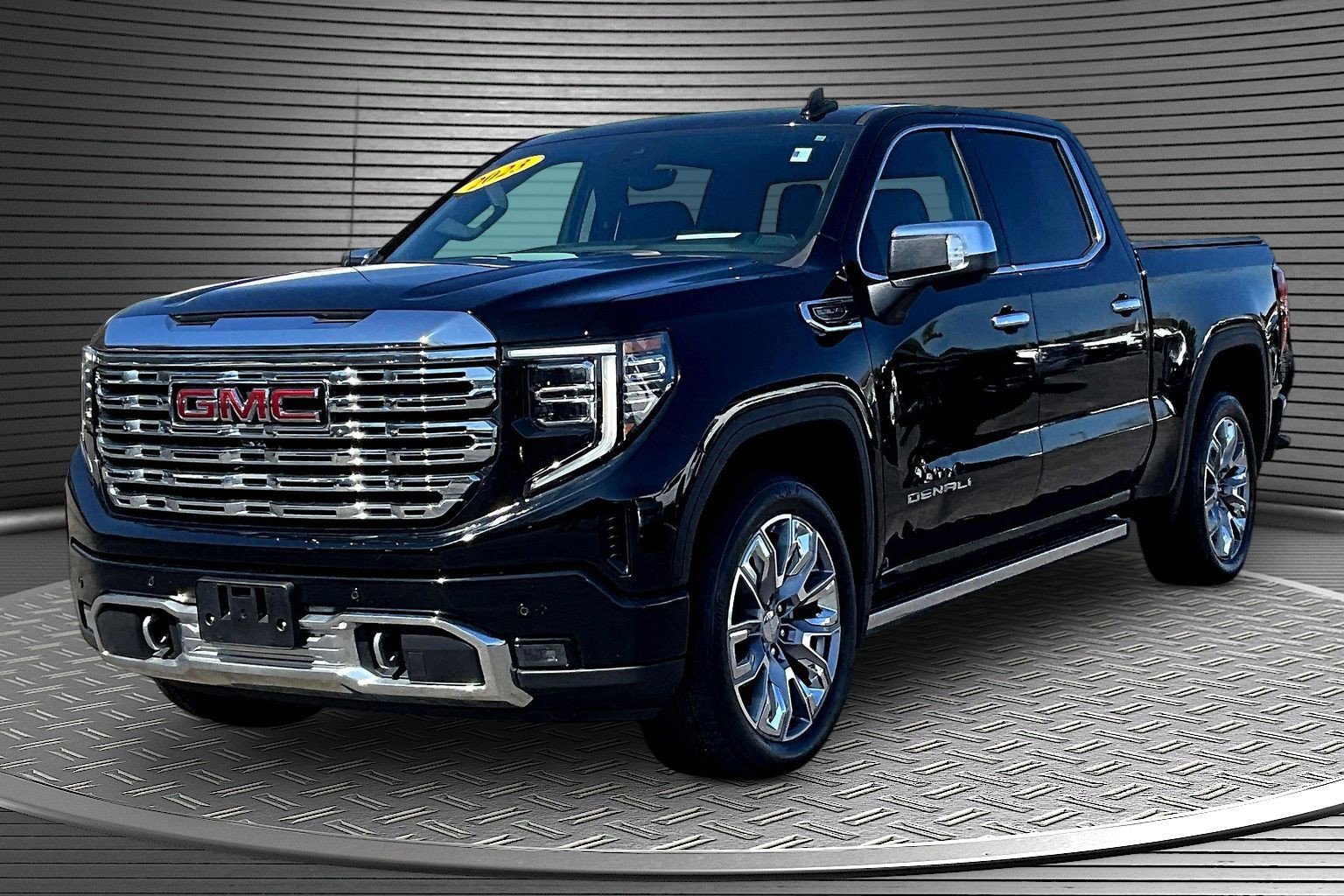 Used 2023 GMC Sierra 1500 Denali w/ Denali Reserve Package AWD/4WD image 3