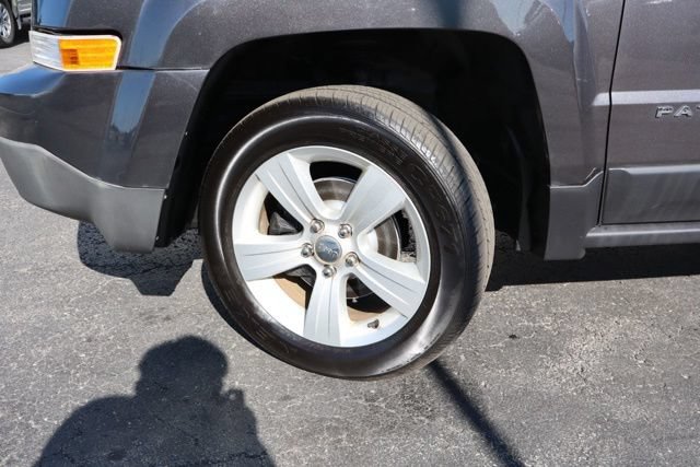 Used 2014 Jeep Patriot Latitude w/ Sun/Sound Group AWD/4WD image 2