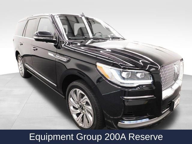 Used 2024 Lincoln Navigator Reserve image 2