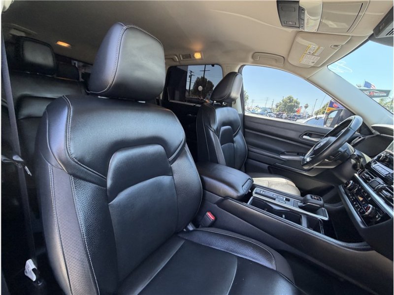 Used 2022 Nissan Pathfinder SL FWD image 34