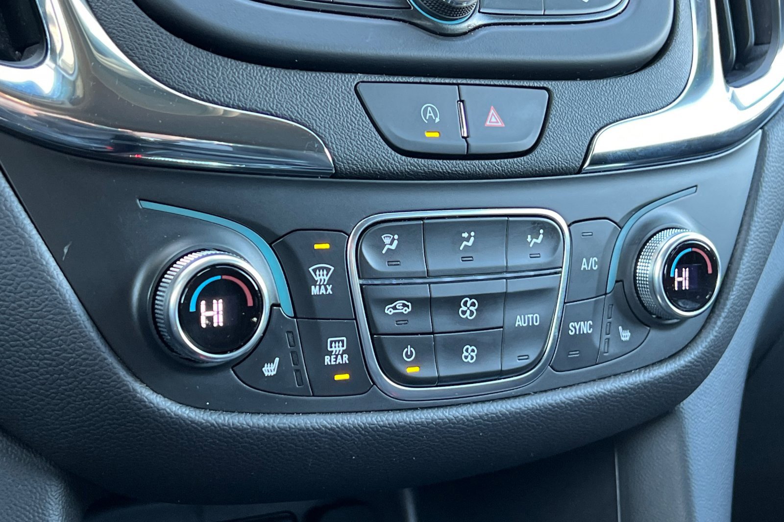 Used 2024 Chevrolet Equinox LT image 17