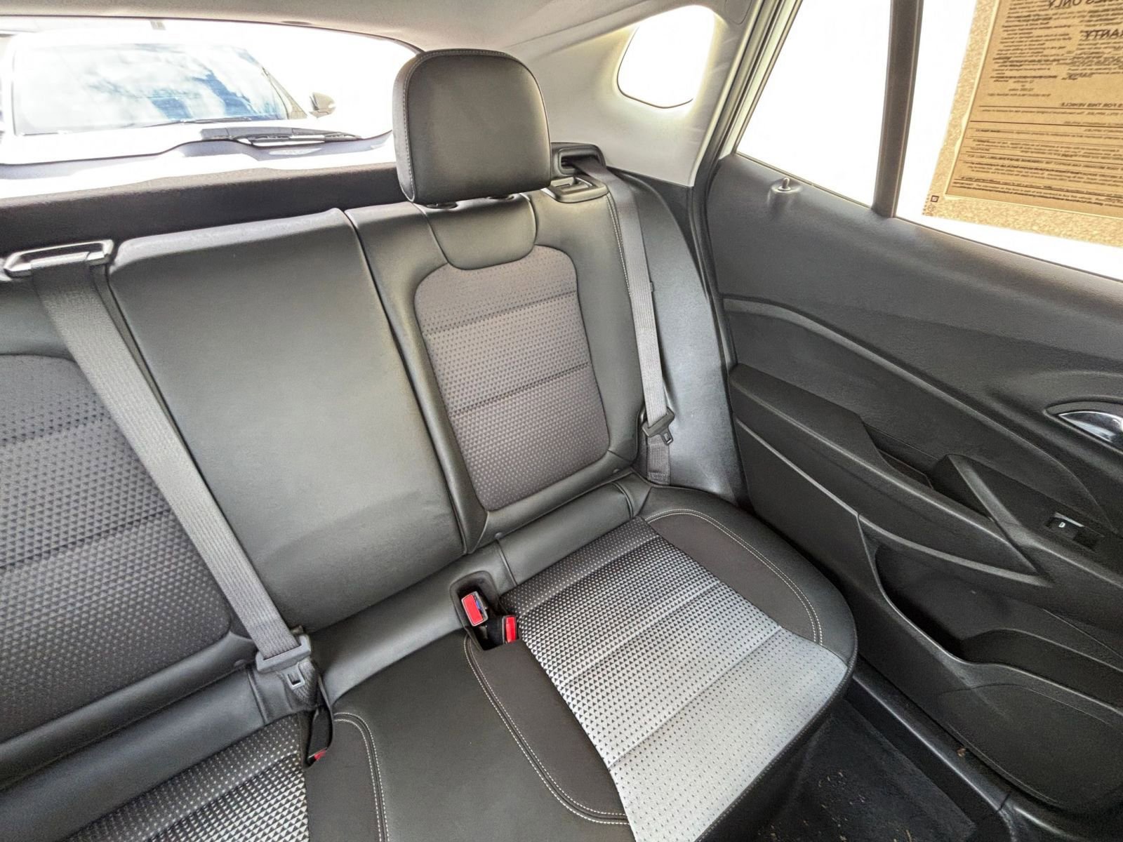 Used 2025 Chevrolet Trax LT image 37