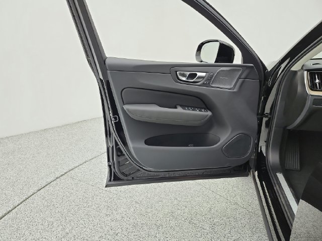 New 2026 Volvo XC60 T8 Plus w/ Climate Package AWD/4WD image 39