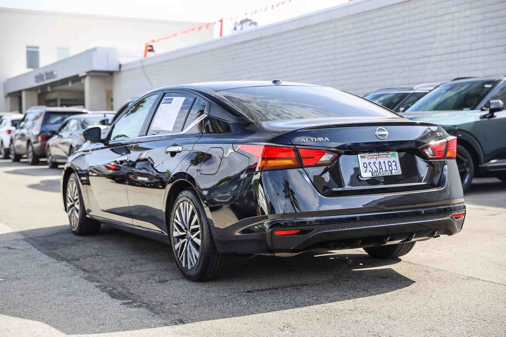Used 2024 Nissan Altima 2.5 SV FWD image 4