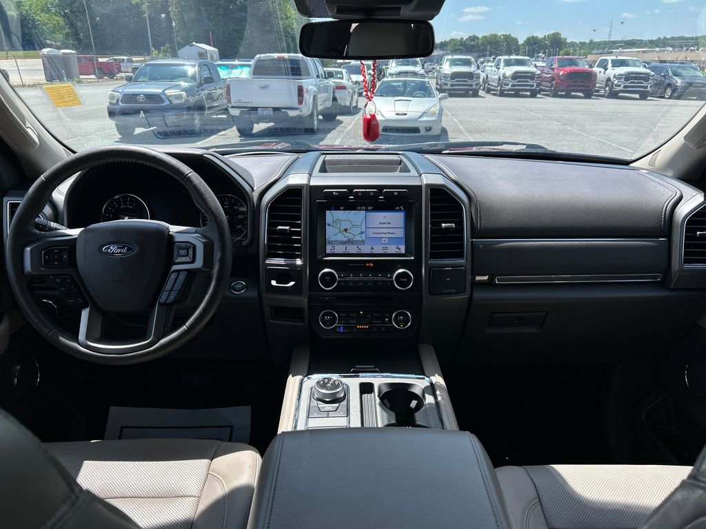 Used 2018 Ford Expedition XLT w/ Equipment Group 202A RWD image 16