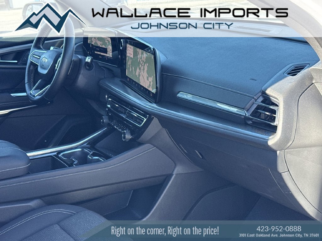 Used 2025 Chevrolet Traverse LT FWD image 34