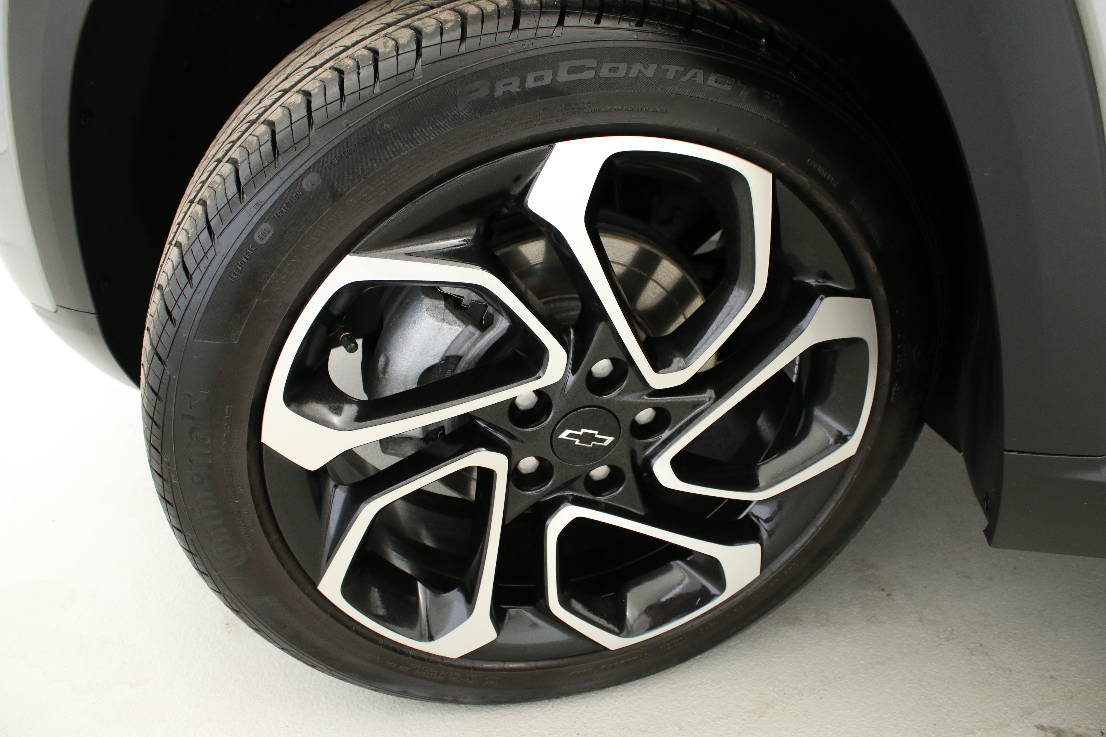 Used 2024 Chevrolet Trax RS w/ Driver Confidence Package FWD image 28