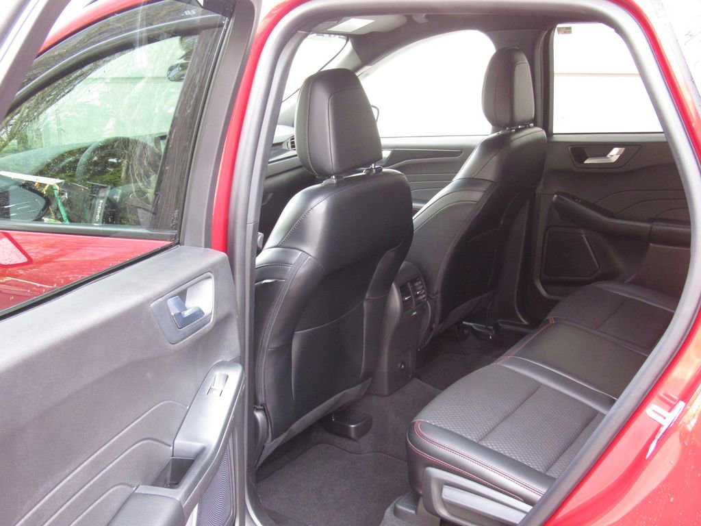 Used 2024 Ford Escape ST-Line w/ Tech Pack #1 AWD/4WD image 15