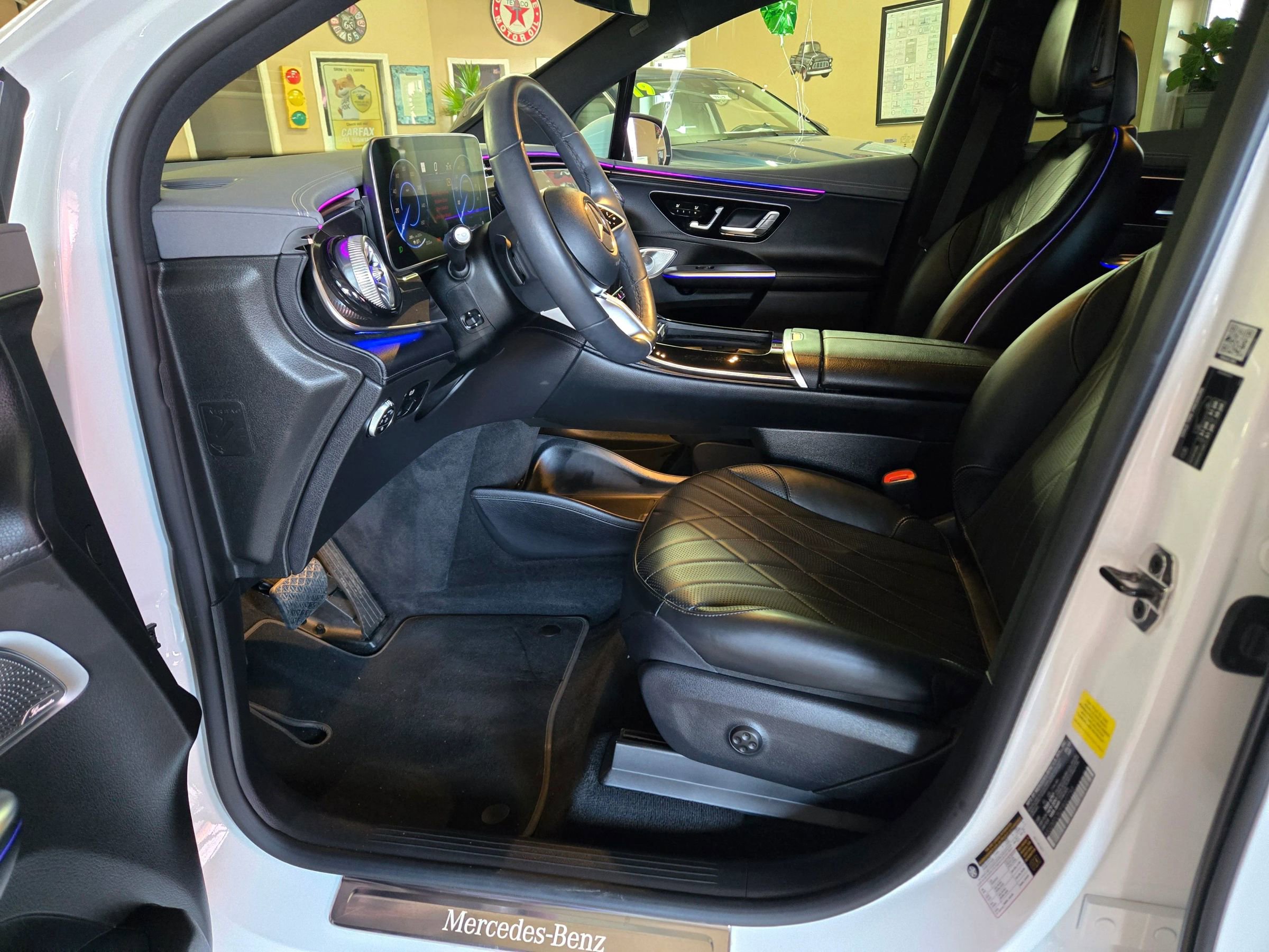 Used 2023 Mercedes-Benz EQE 500 4MATIC SUV image 38