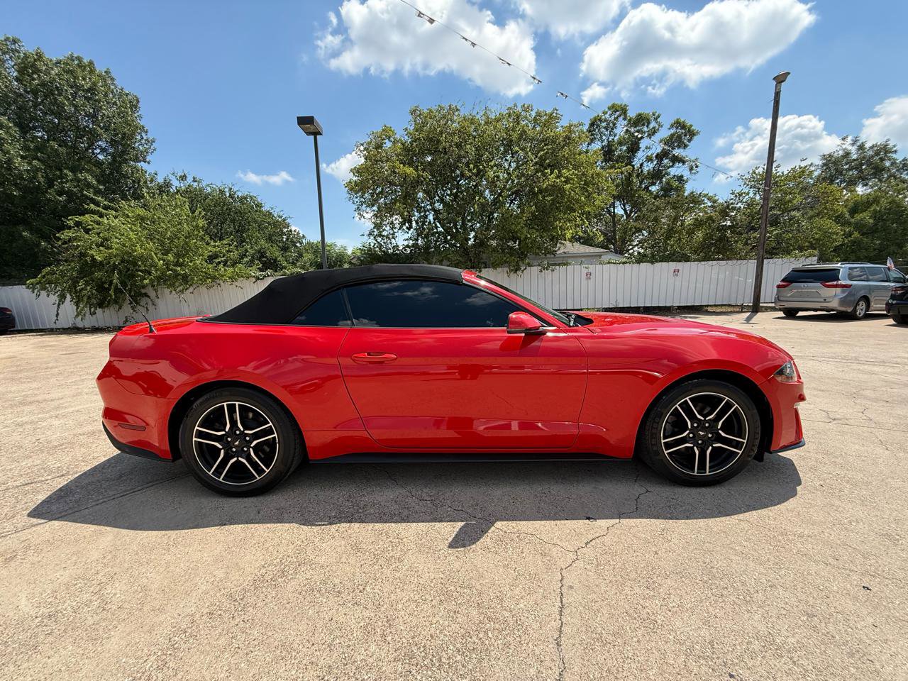 Used 2020 Ford Mustang Premium image 7