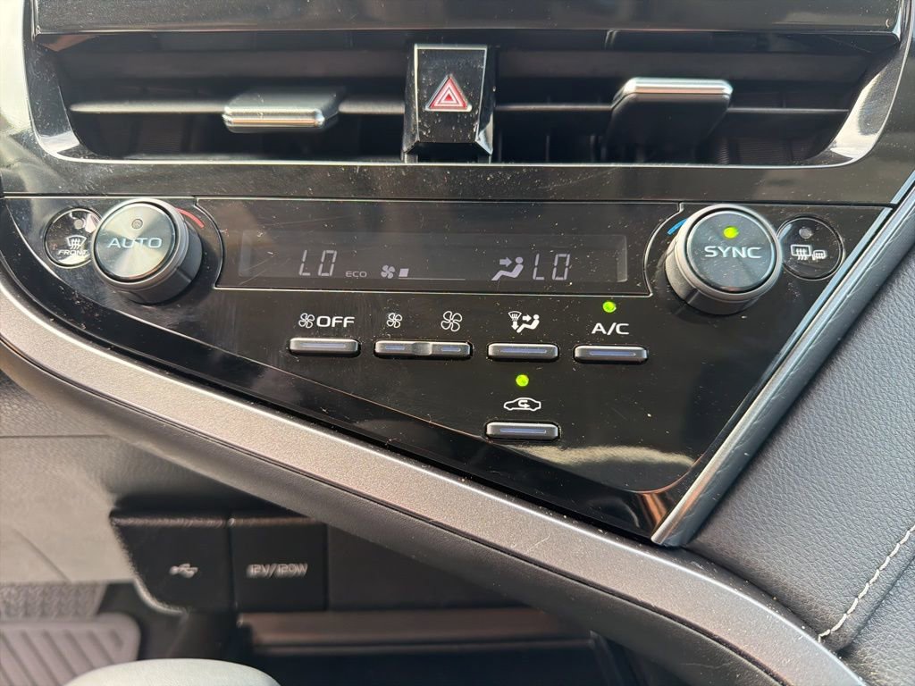 New 2023 Toyota Camry SE w/ Cold Weather Package AWD/4WD image 18