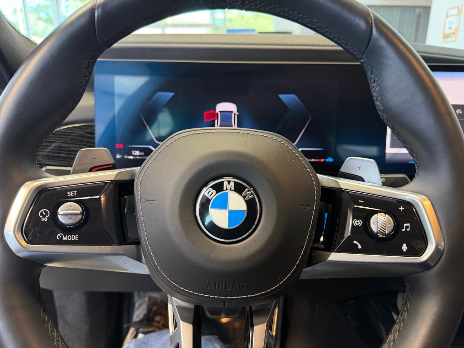 Used 2025 BMW 740i xDrive AWD/4WD image 21